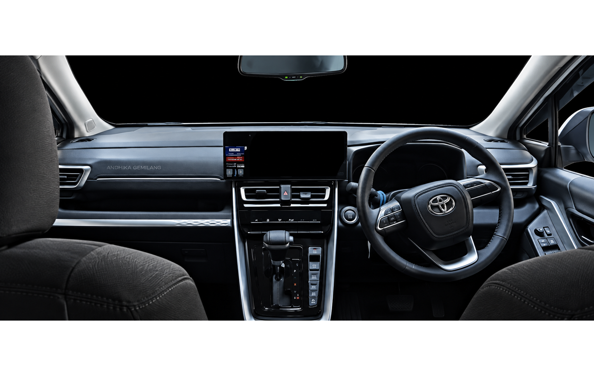 Dashboard Toyota Innova Zenix 2.0 V HEV CVT Modellista